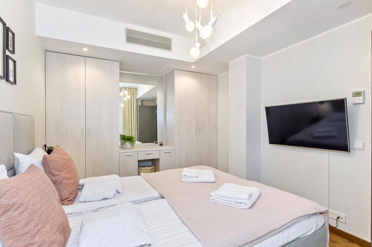 Luxuriously Furnished, Spacious Rotermanni Jewel タリン エクステリア 写真